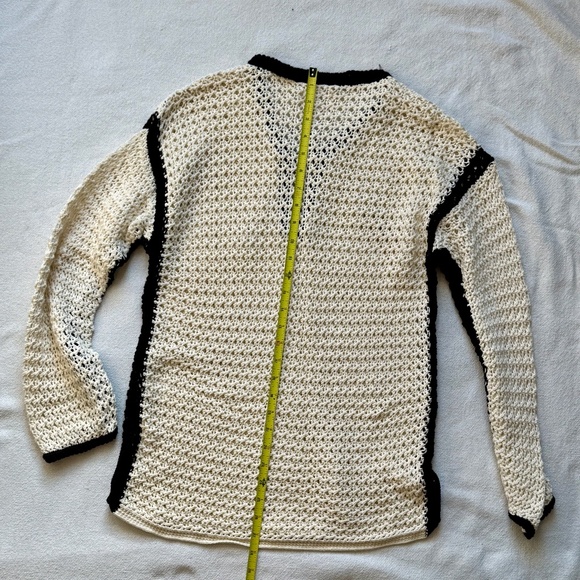 sweater - Picture 2 of 3
